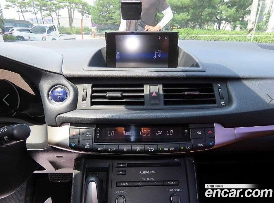 Lexus CT200h фото 14
