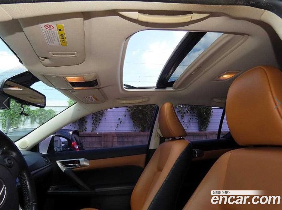 Lexus CT200h фото 17