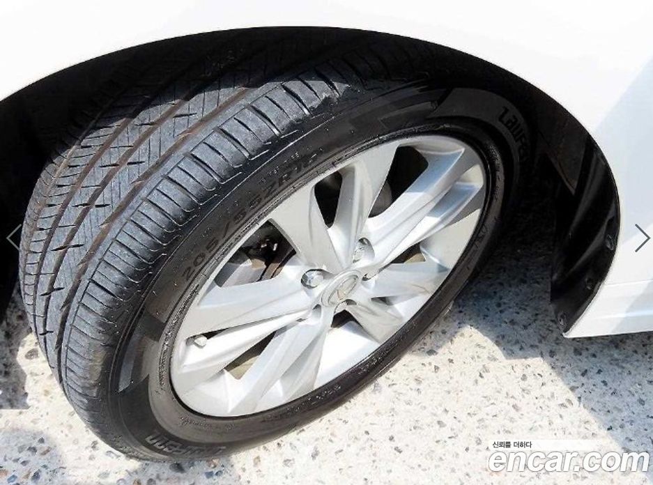 Lexus CT200h фото 19
