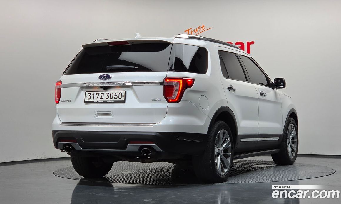 Ford Explorer 5th Gen фото 2