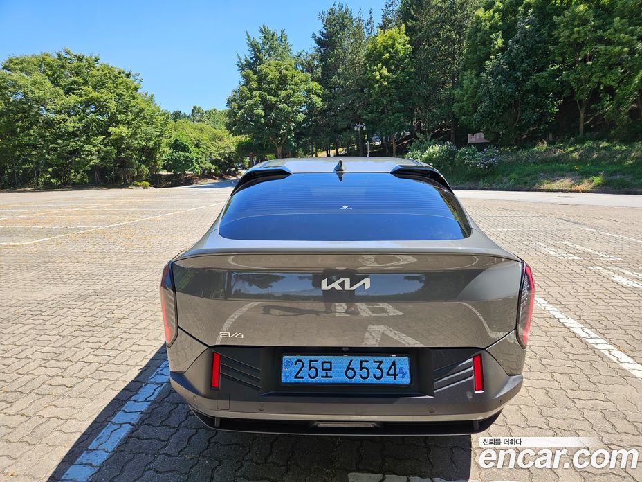 Kia EV4 фото 4