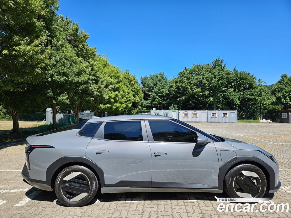 Kia EV4 фото 6