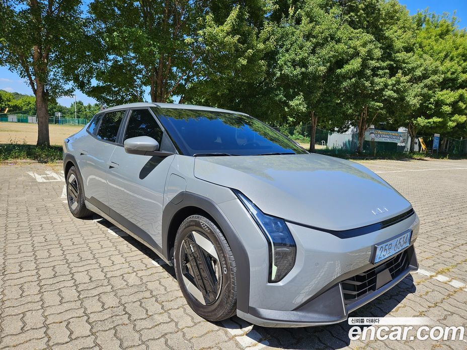 Kia EV4 фото 7