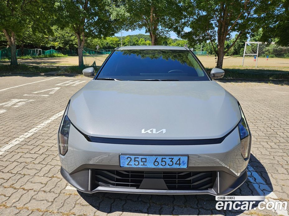Kia EV4 фото 8