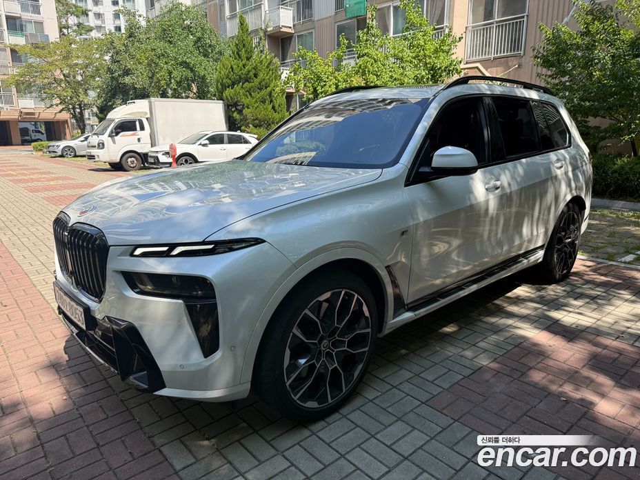 BMW X7 (G07) фото 2