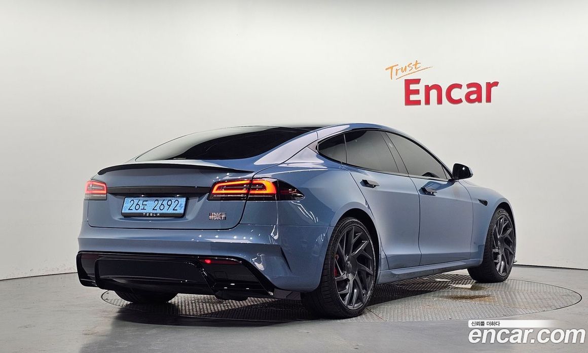 Tesla Model S фото 2