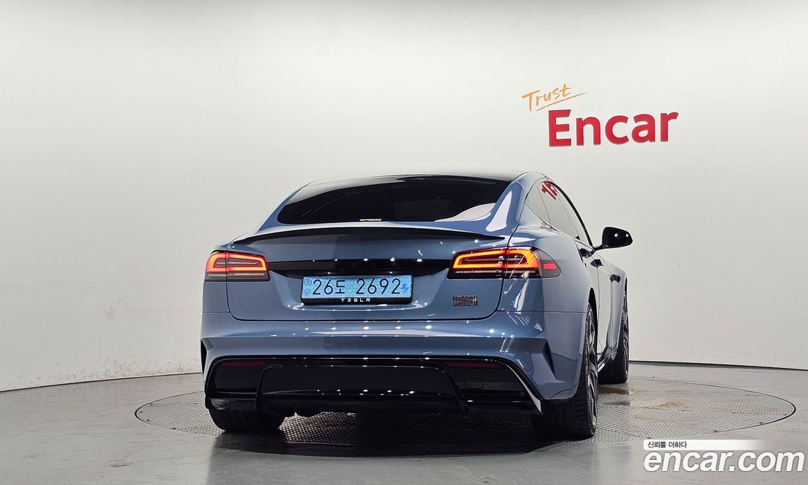 Tesla Model S фото 4
