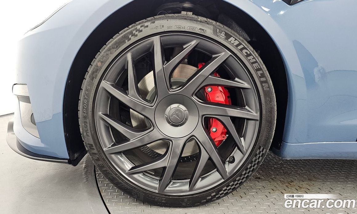 Tesla Model S фото 5