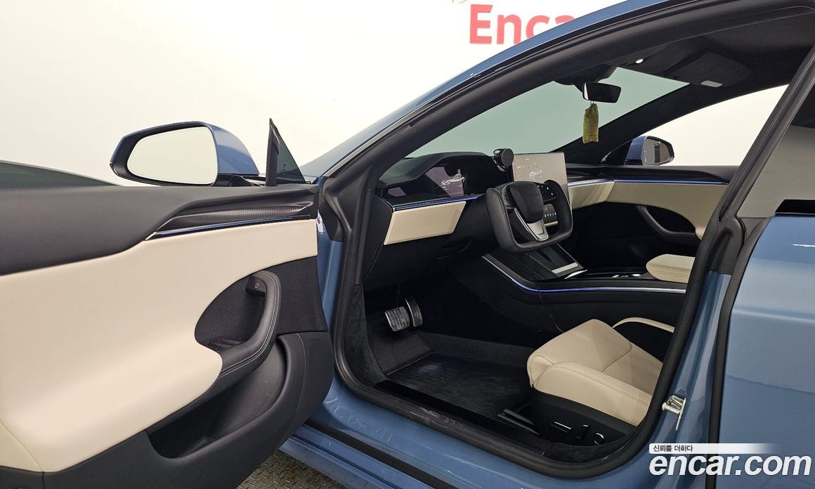 Tesla Model S фото 10