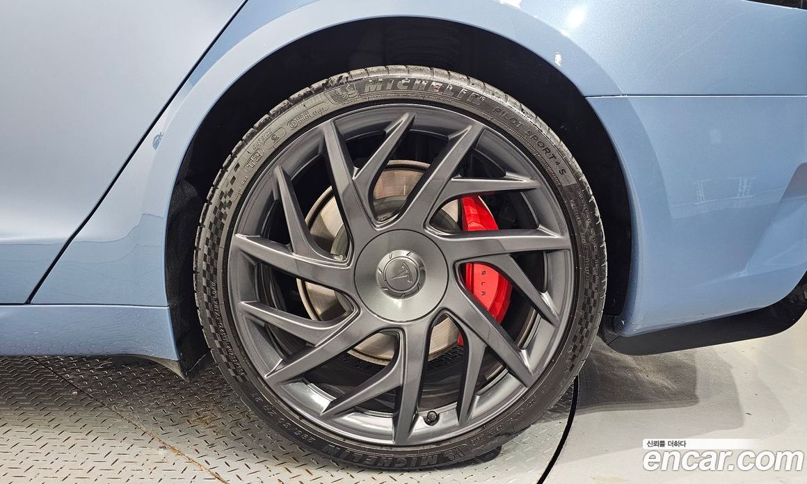 Tesla Model S фото 21