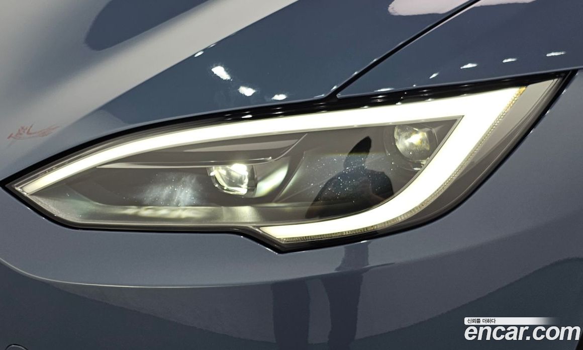Tesla Model S фото 22