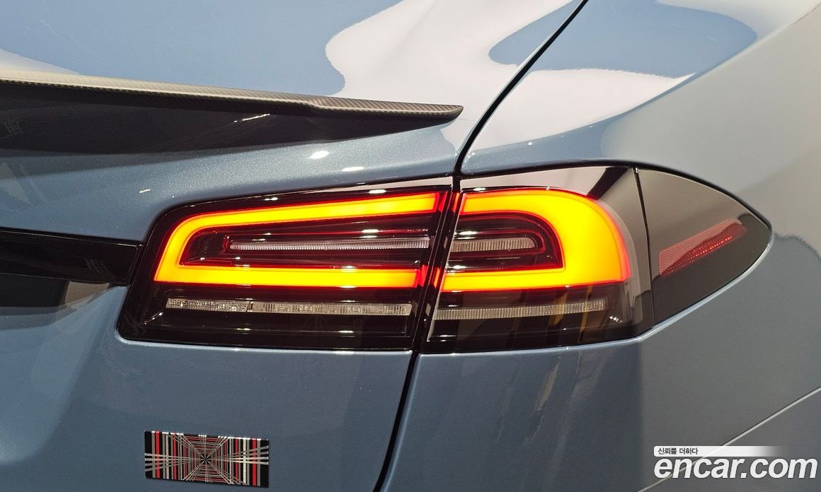 Tesla Model S фото 23