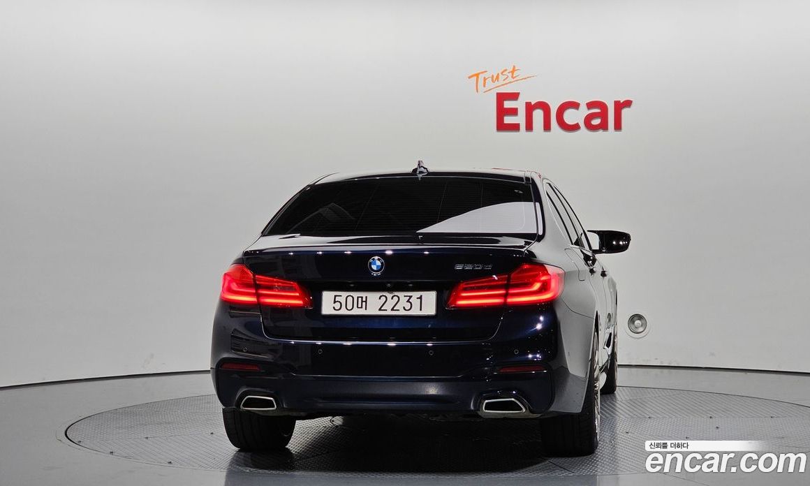 BMW 5-Series (G30) фото 3