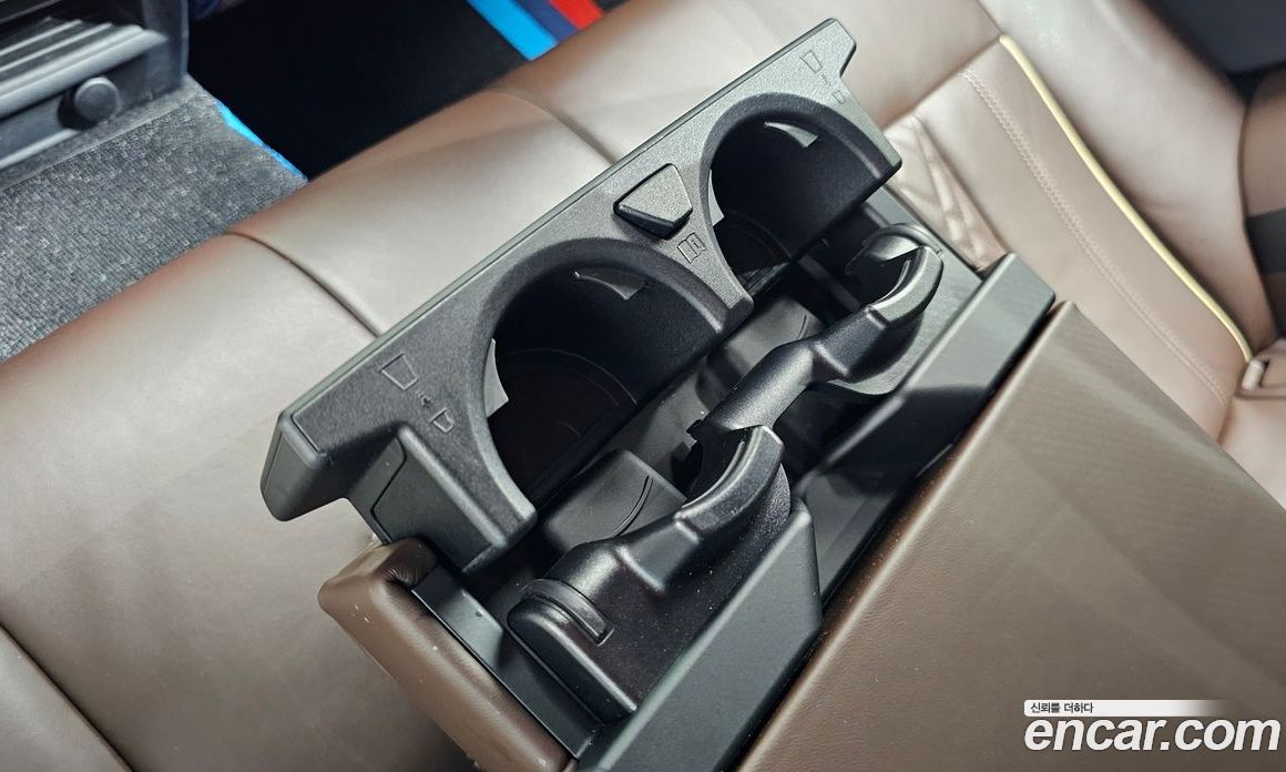 BMW 5-Series (G30) фото 31