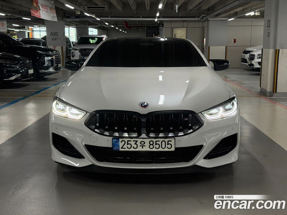 BMW 8-Series (G15) фото 2