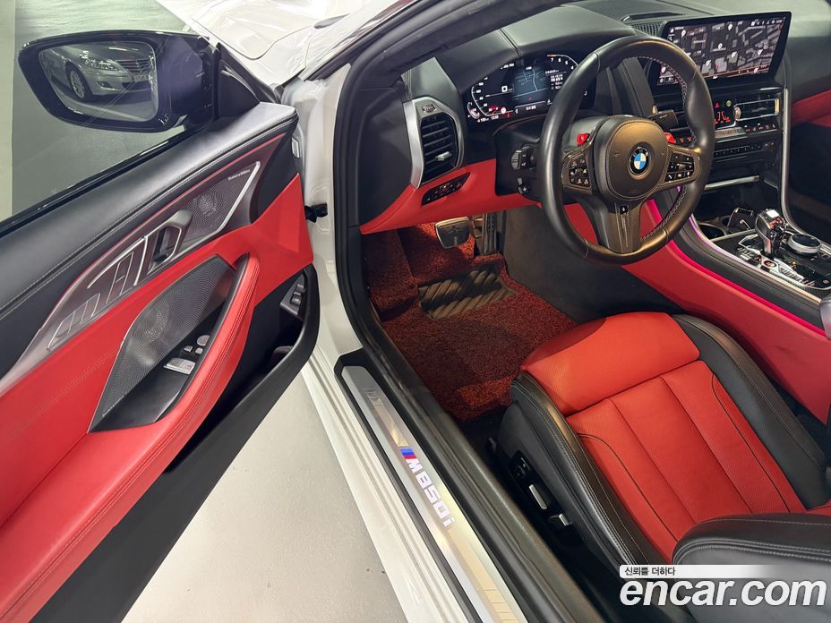 BMW 8-Series (G15) фото 6