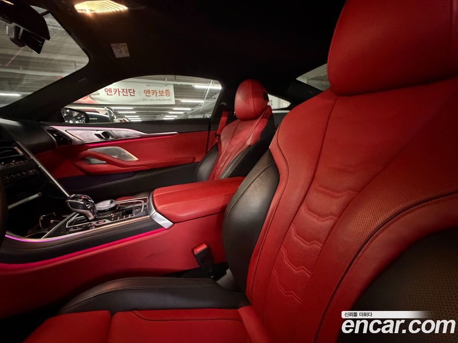 BMW 8-Series (G15) фото 7