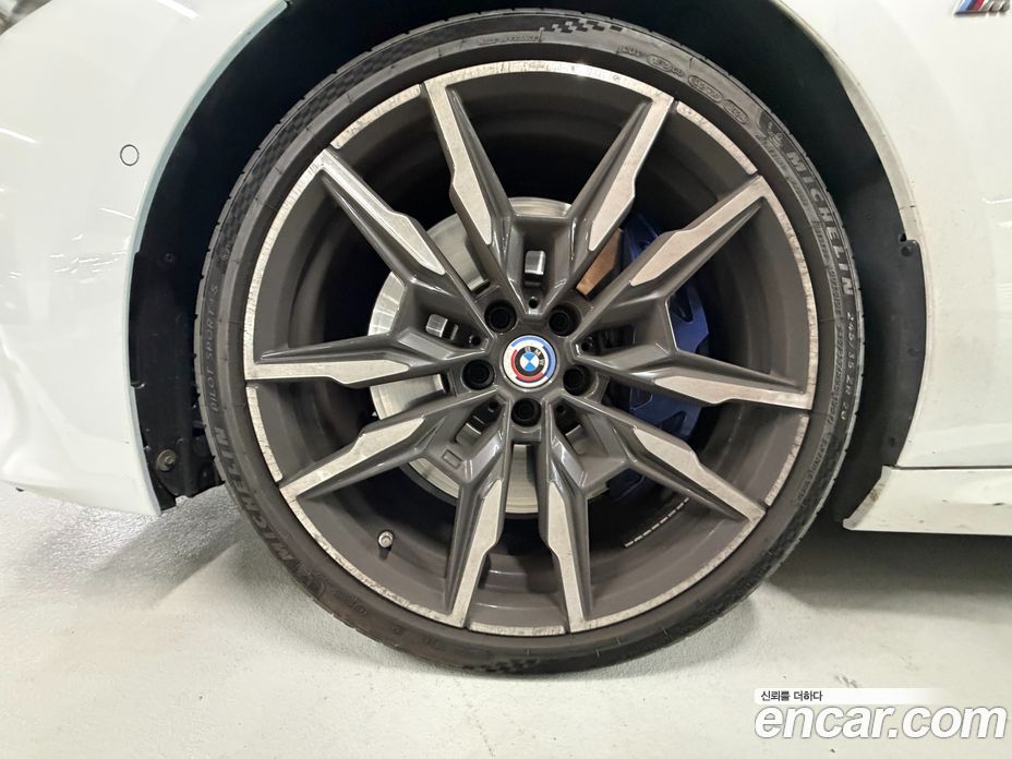 BMW 8-Series (G15) фото 18