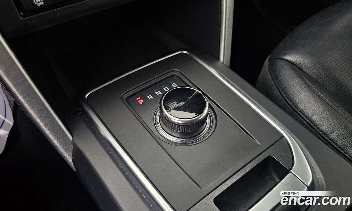 Land Rover Discovery Sport 1st Gen фото 9