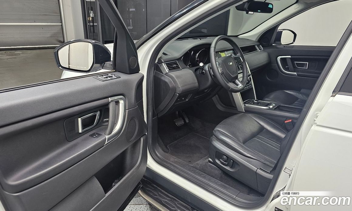 Land Rover Discovery Sport 1st Gen фото 10