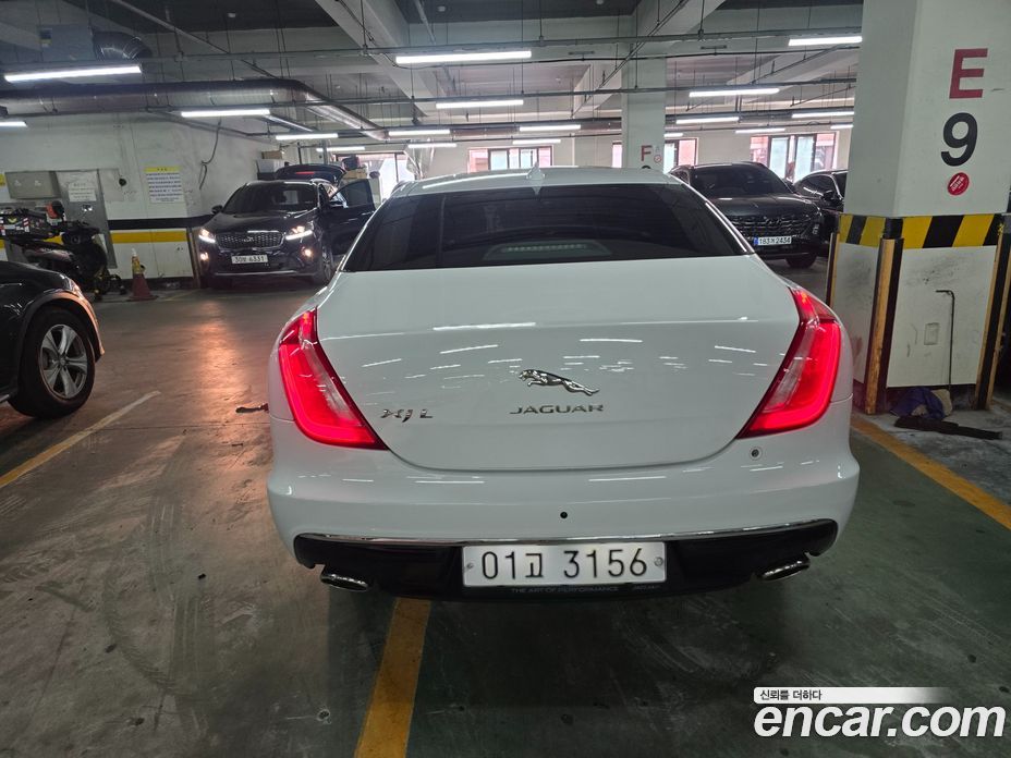 Jaguar XJ Restyling фото 2