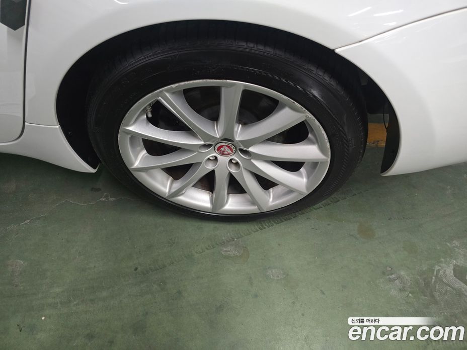 Jaguar XJ Restyling фото 18