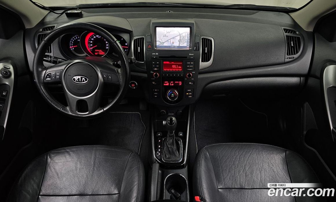 Kia Forte Hatchback фото 6