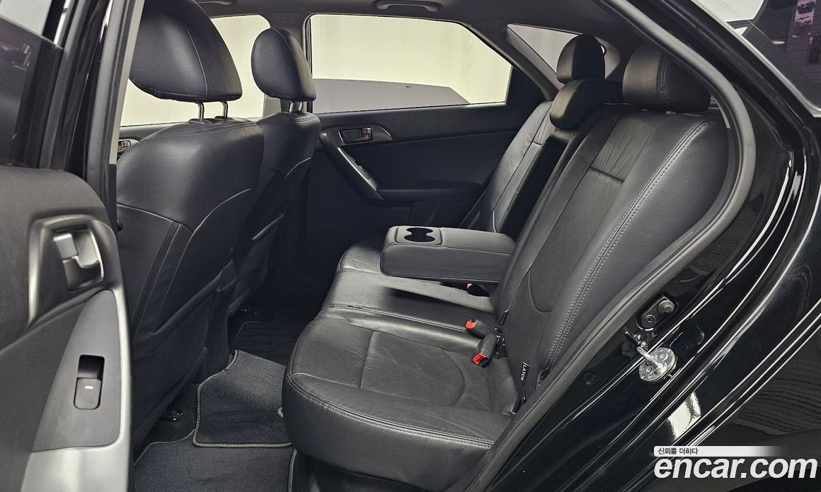 Kia Forte Hatchback фото 11