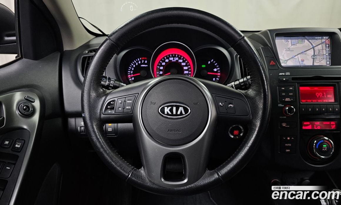 Kia Forte Hatchback фото 12