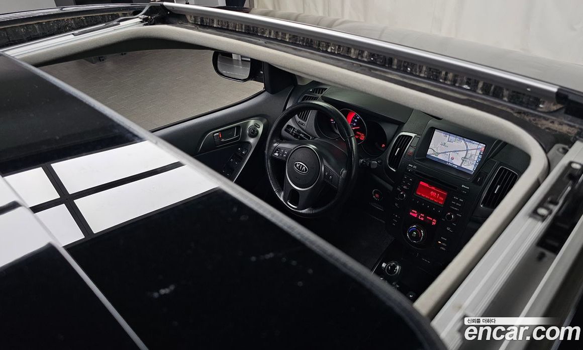 Kia Forte Hatchback фото 18