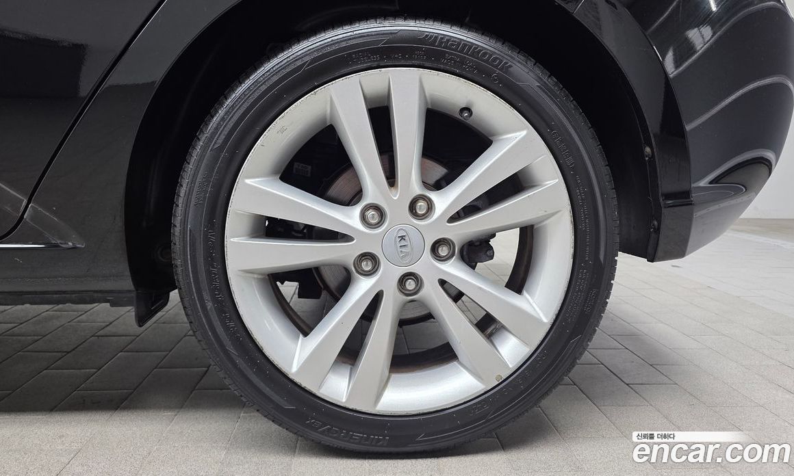 Kia Forte Hatchback фото 21