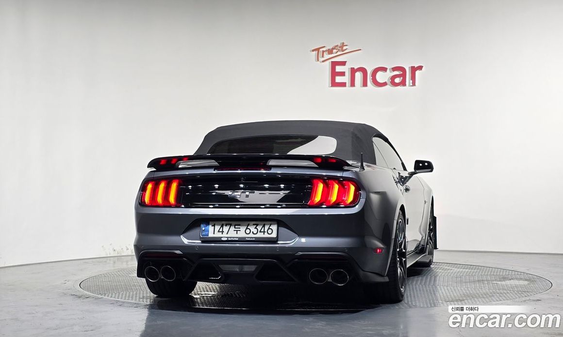 Ford Mustang фото 4