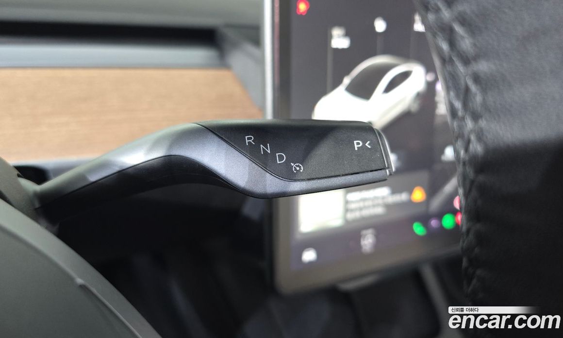 Tesla Model Y фото 8