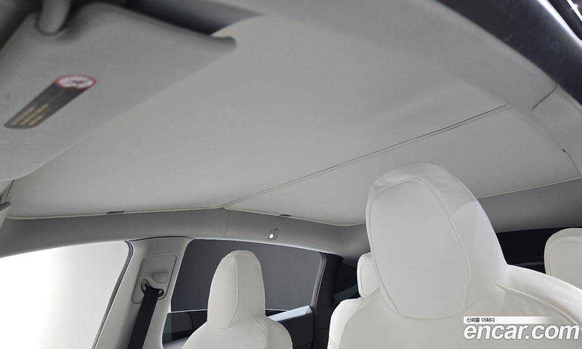 Tesla Model Y фото 16