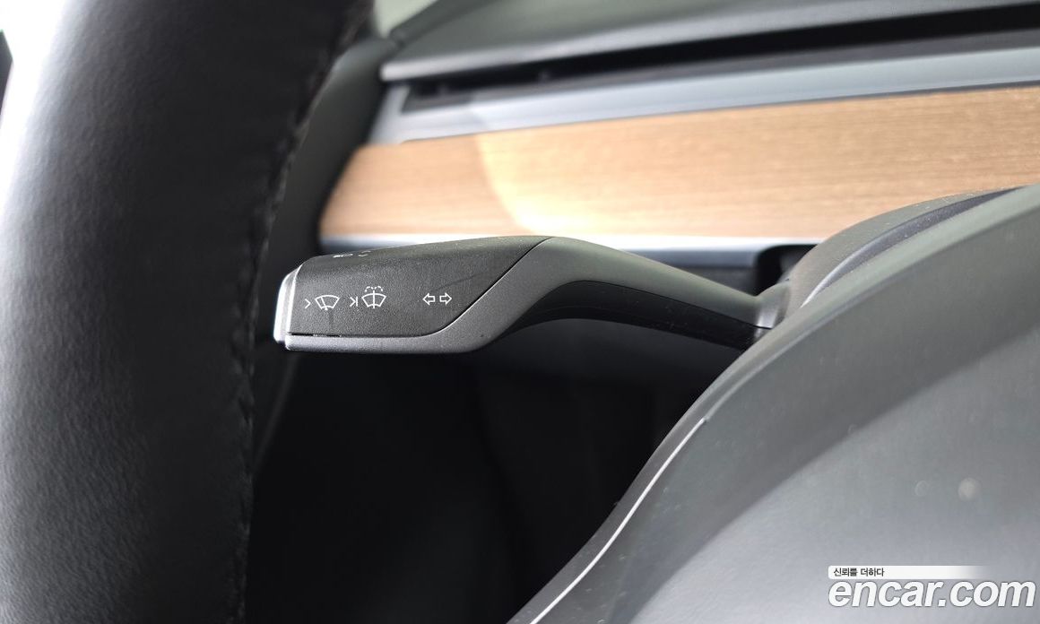 Tesla Model Y фото 17
