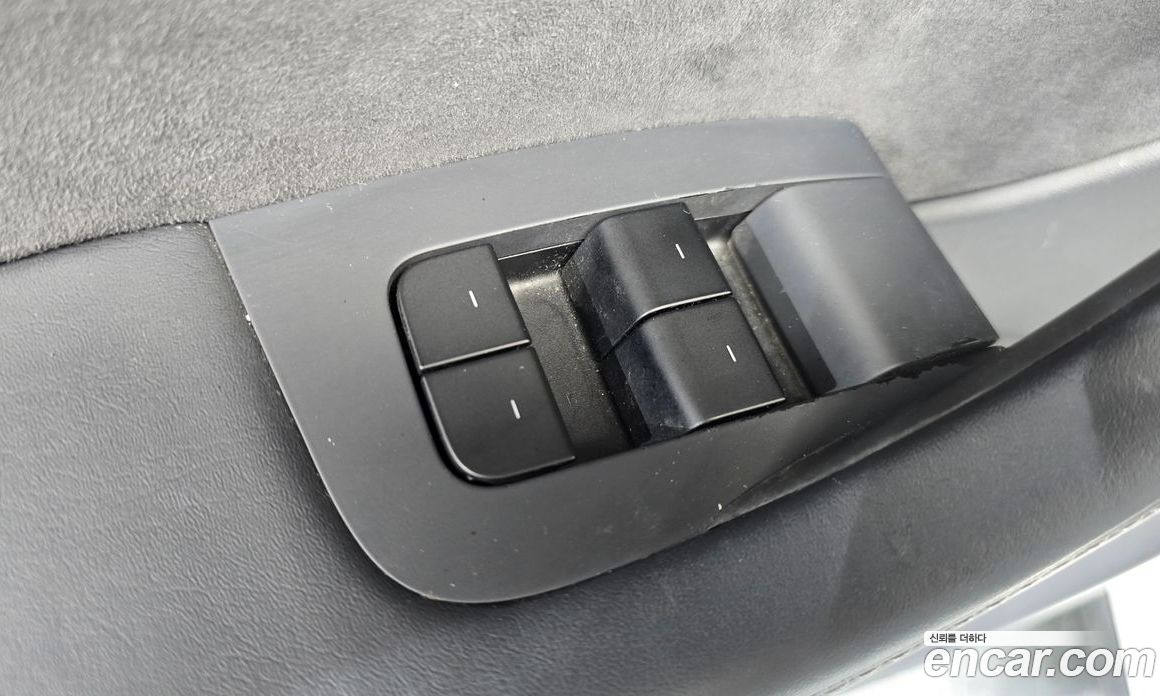Tesla Model Y фото 18