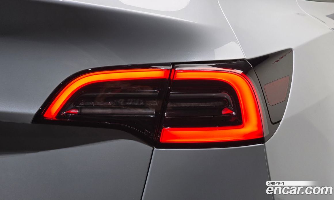Tesla Model Y фото 23
