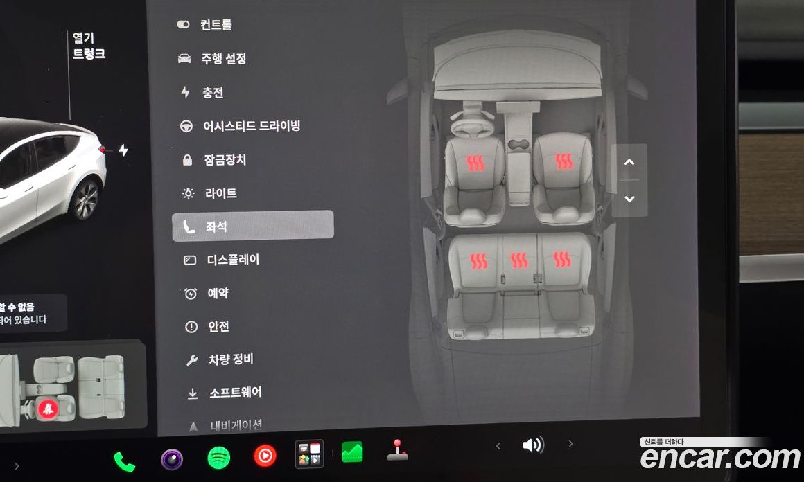 Tesla Model Y фото 28