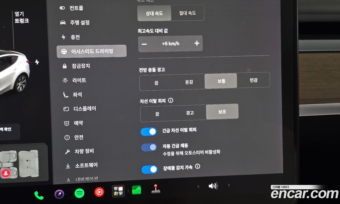 Tesla Model Y фото 29