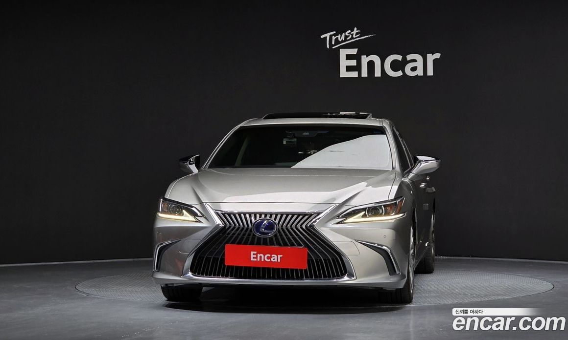 Lexus ES300h 7th Gen фото 3