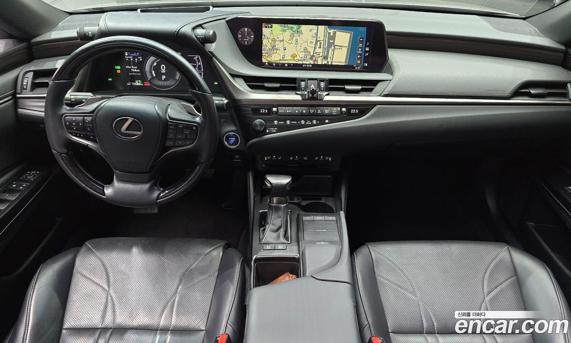 Lexus ES300h 7th Gen фото 7