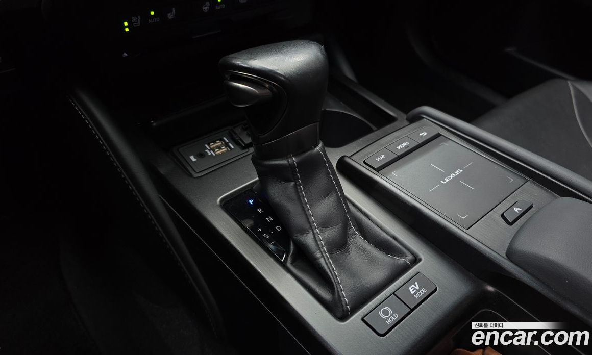 Lexus ES300h 7th Gen фото 9