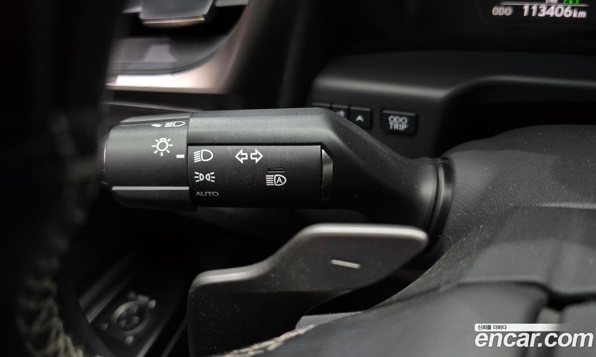 Lexus ES300h 7th Gen фото 16