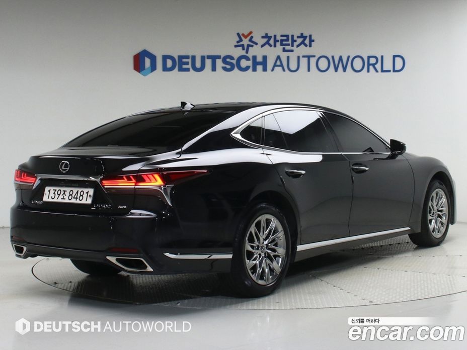 Lexus LS500 5th Gen фото 2