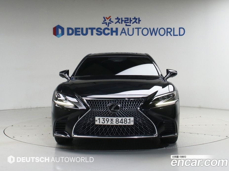 Lexus LS500 5th Gen фото 3