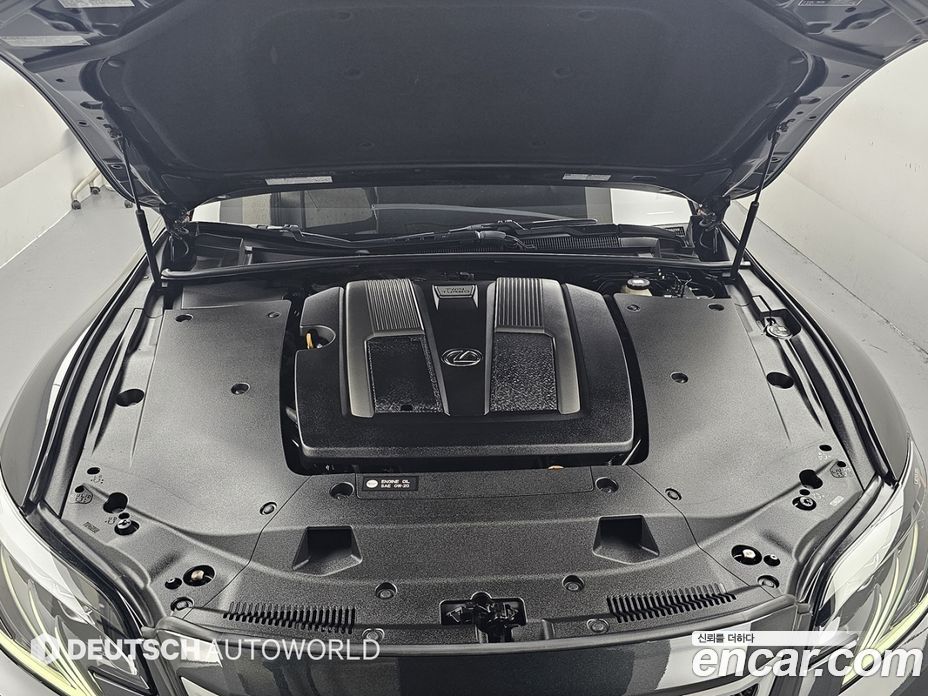 Lexus LS500 5th Gen фото 6