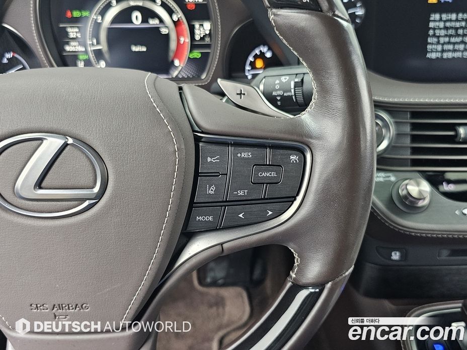 Lexus LS500 5th Gen фото 17