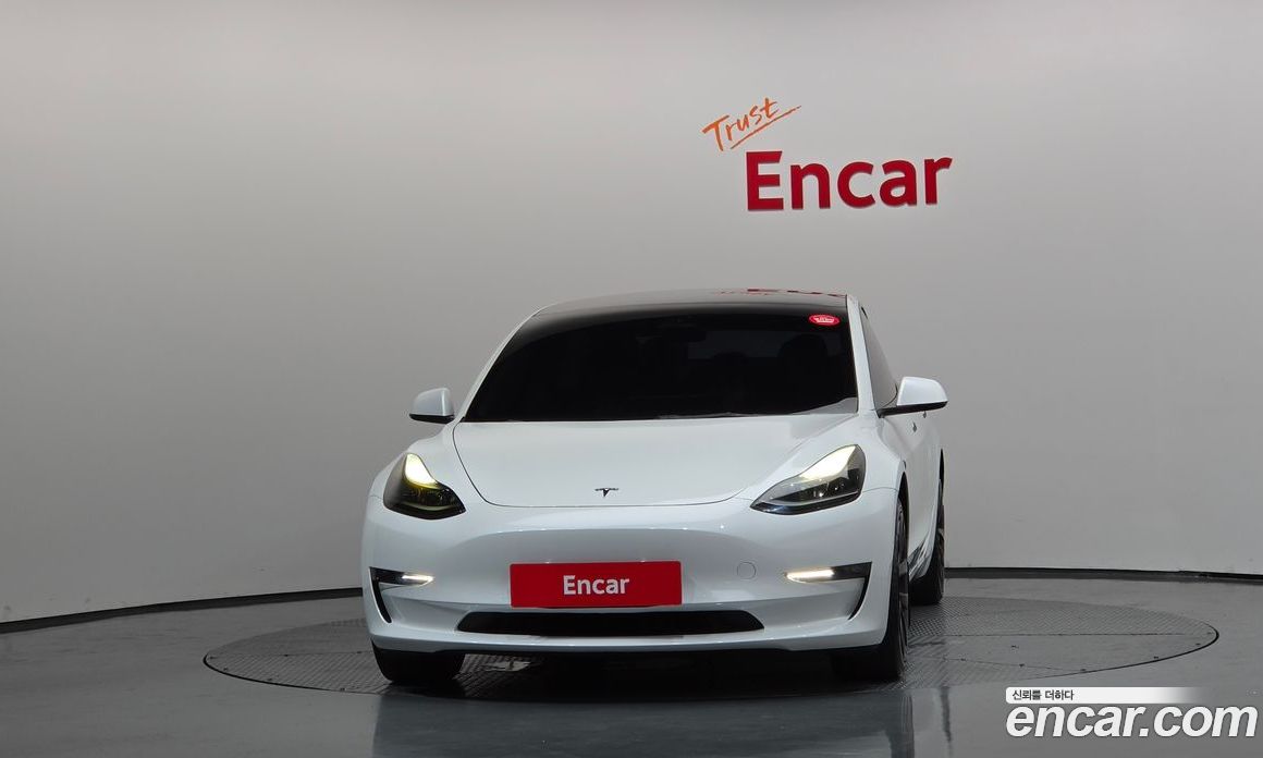 Tesla Model 3 фото 3