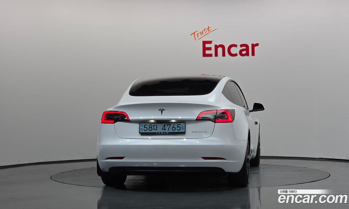 Tesla Model 3 фото 4