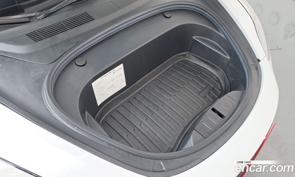 Tesla Model 3 фото 6